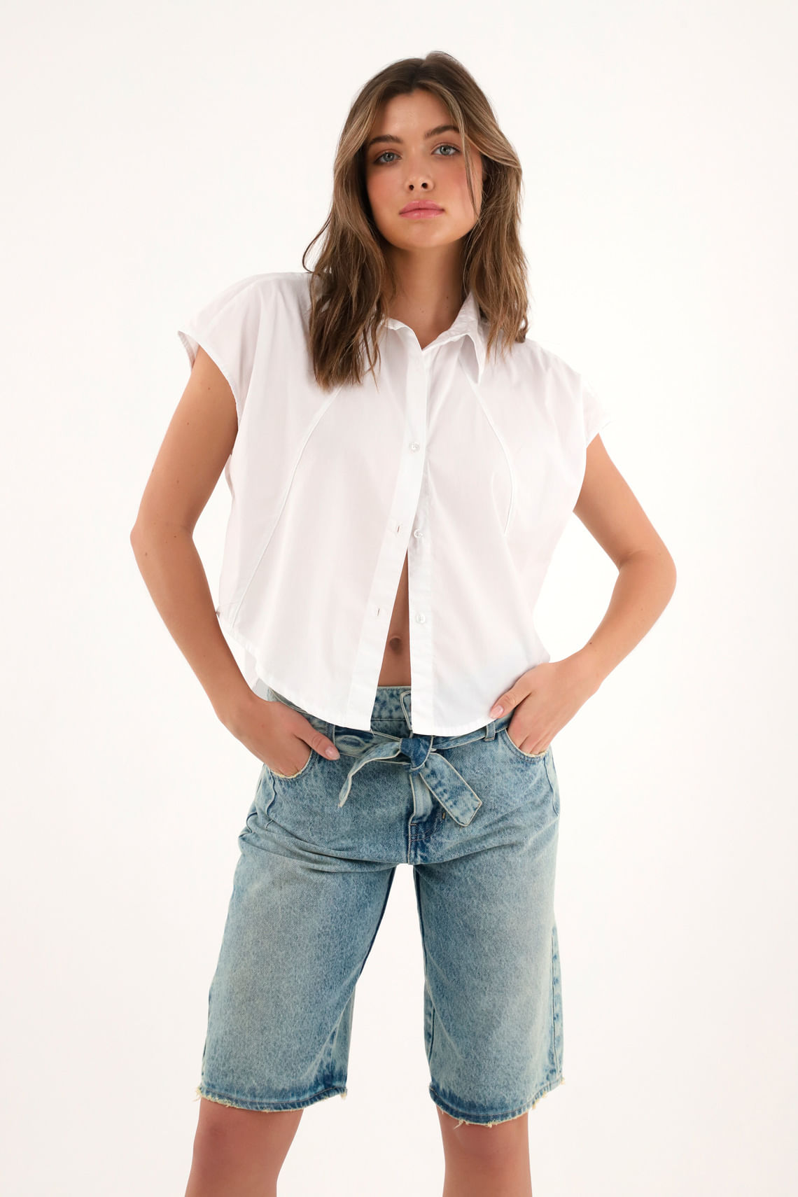 Camisa blanca manga sisa para mujer