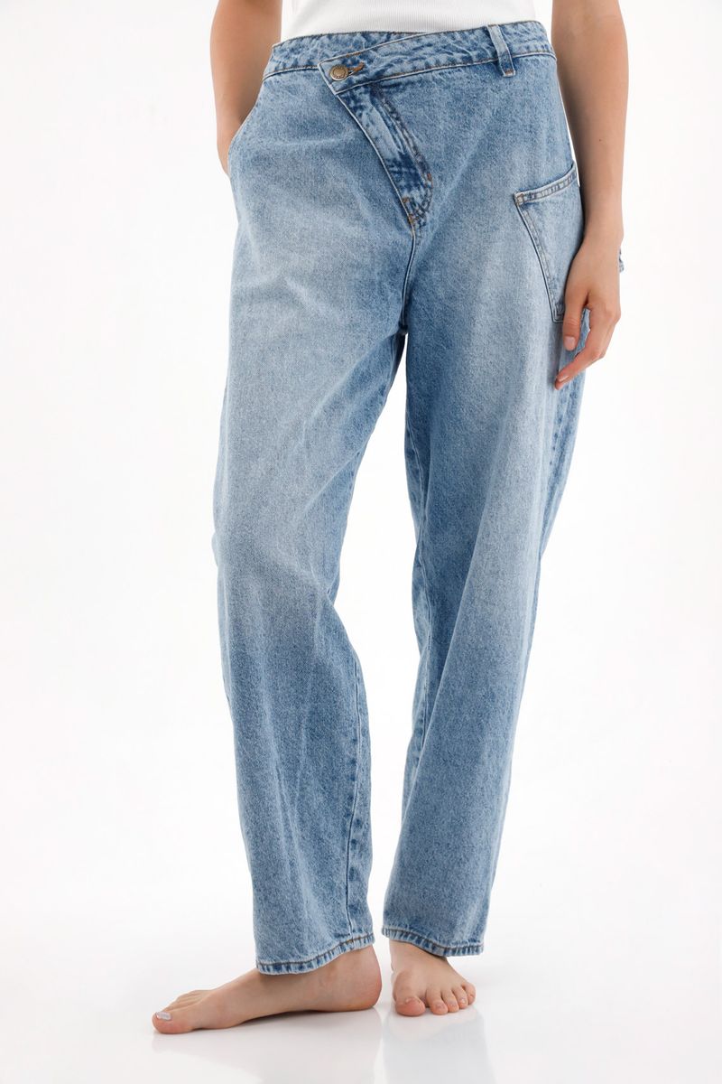 Jean Slouchy tiro bajo con jota asimétrica para mujer