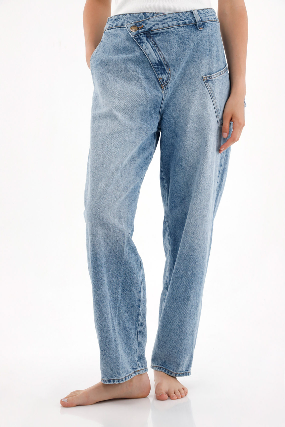 Jean Slouchy tiro bajo con jota asimétrica para mujer