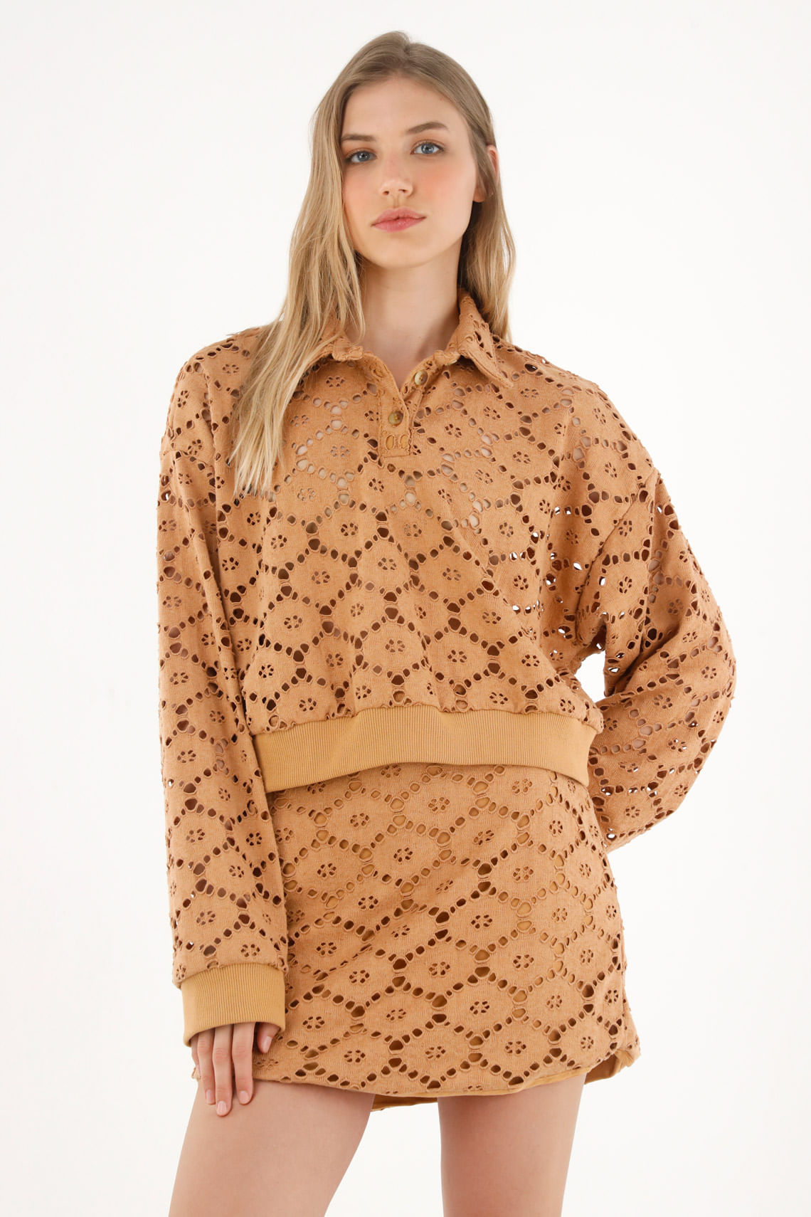 Buzo en tejido de punto café para mujer