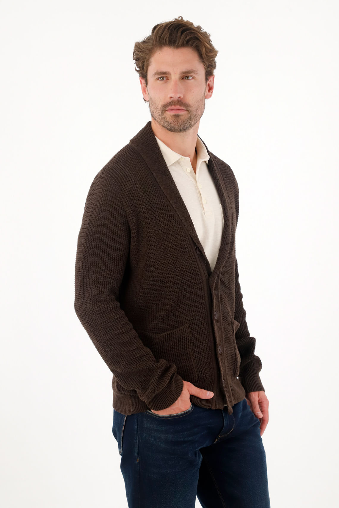 Buzo tejido tipo cárdigan café para hombre