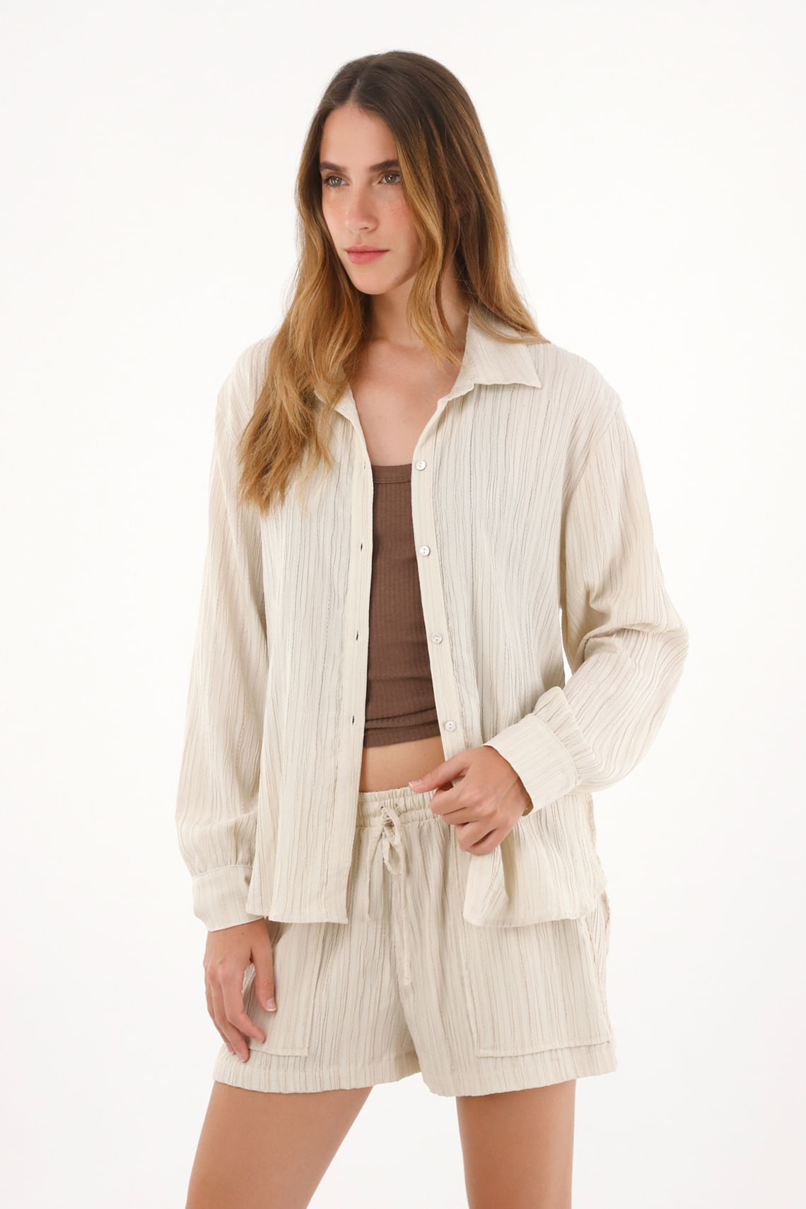 Camisa manga larga de tela con textura gris para mujer