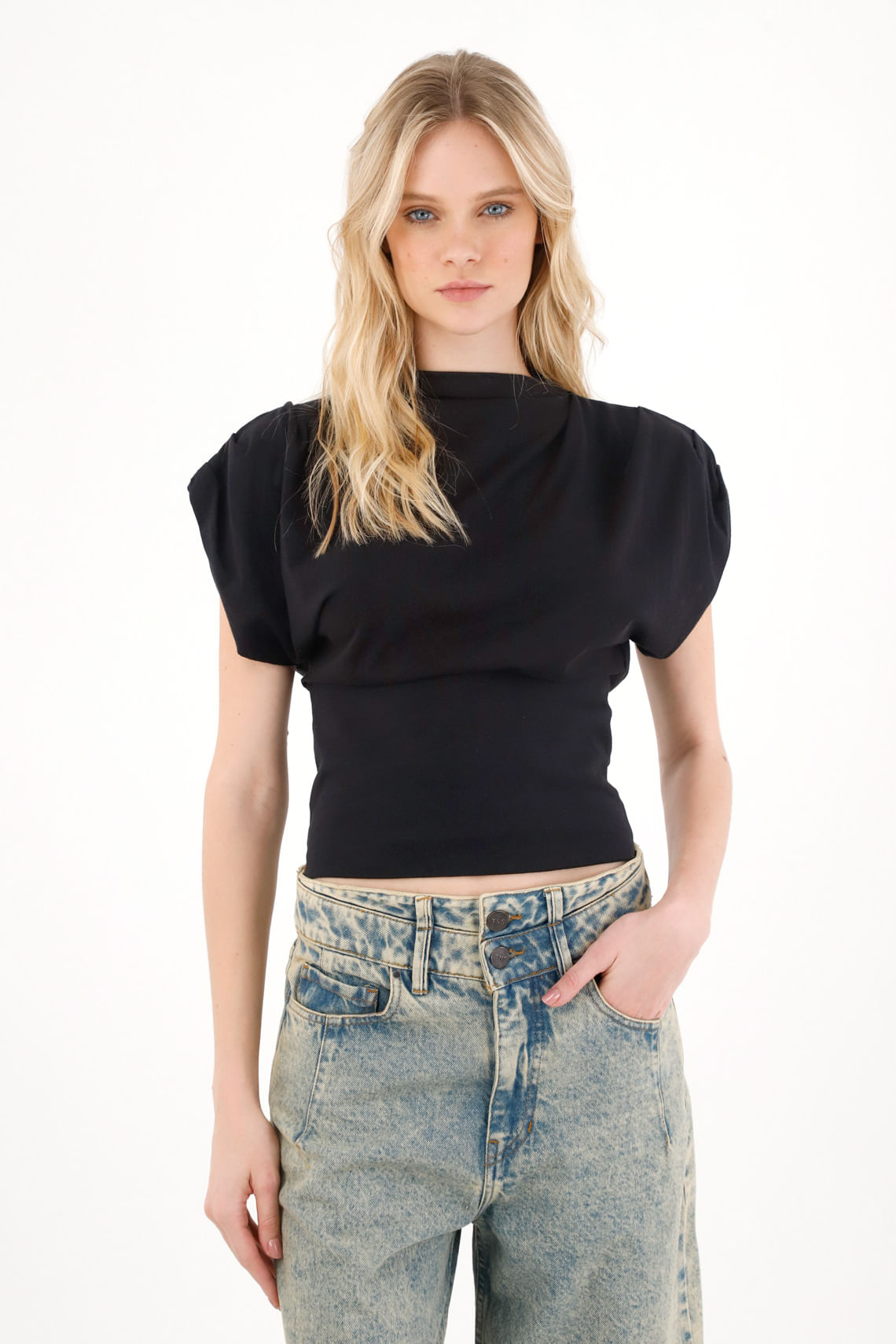 Camiseta con drapeado en hombros negra para mujer