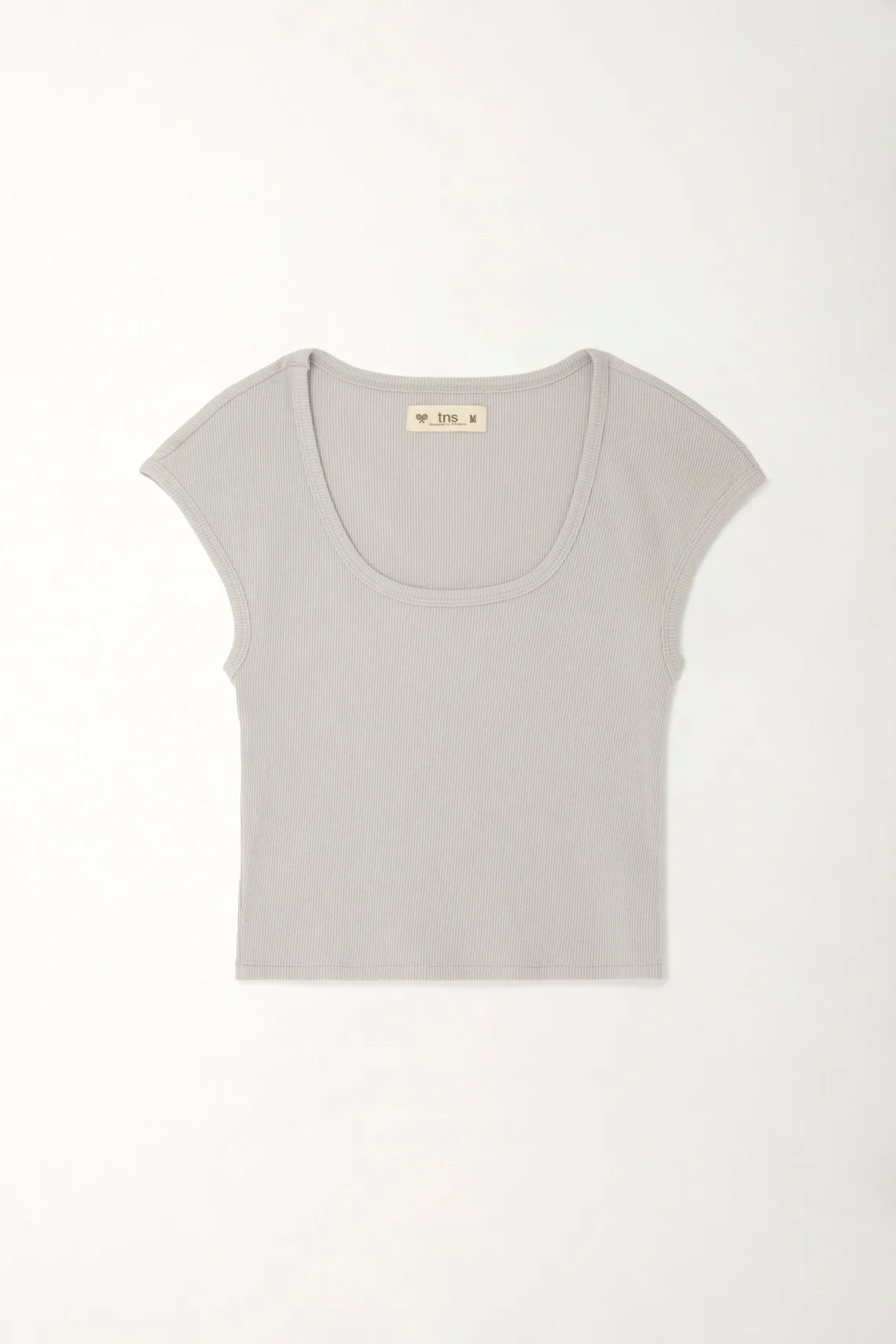 Camiseta con escote profundo en rib gris para mujer