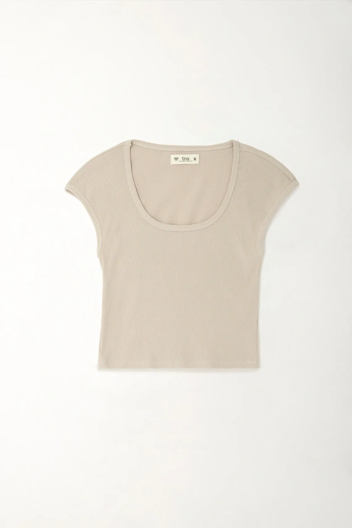 Camiseta con escote profundo en rib arena para mujer