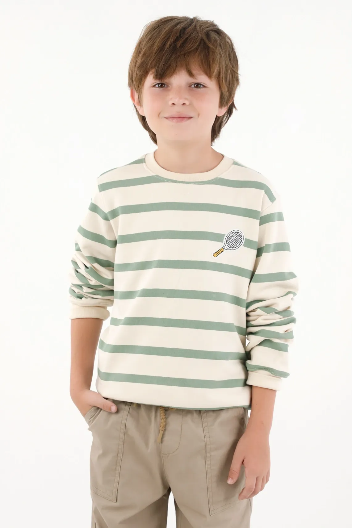 Buzo cuello redondo con diseño a rayas para niño