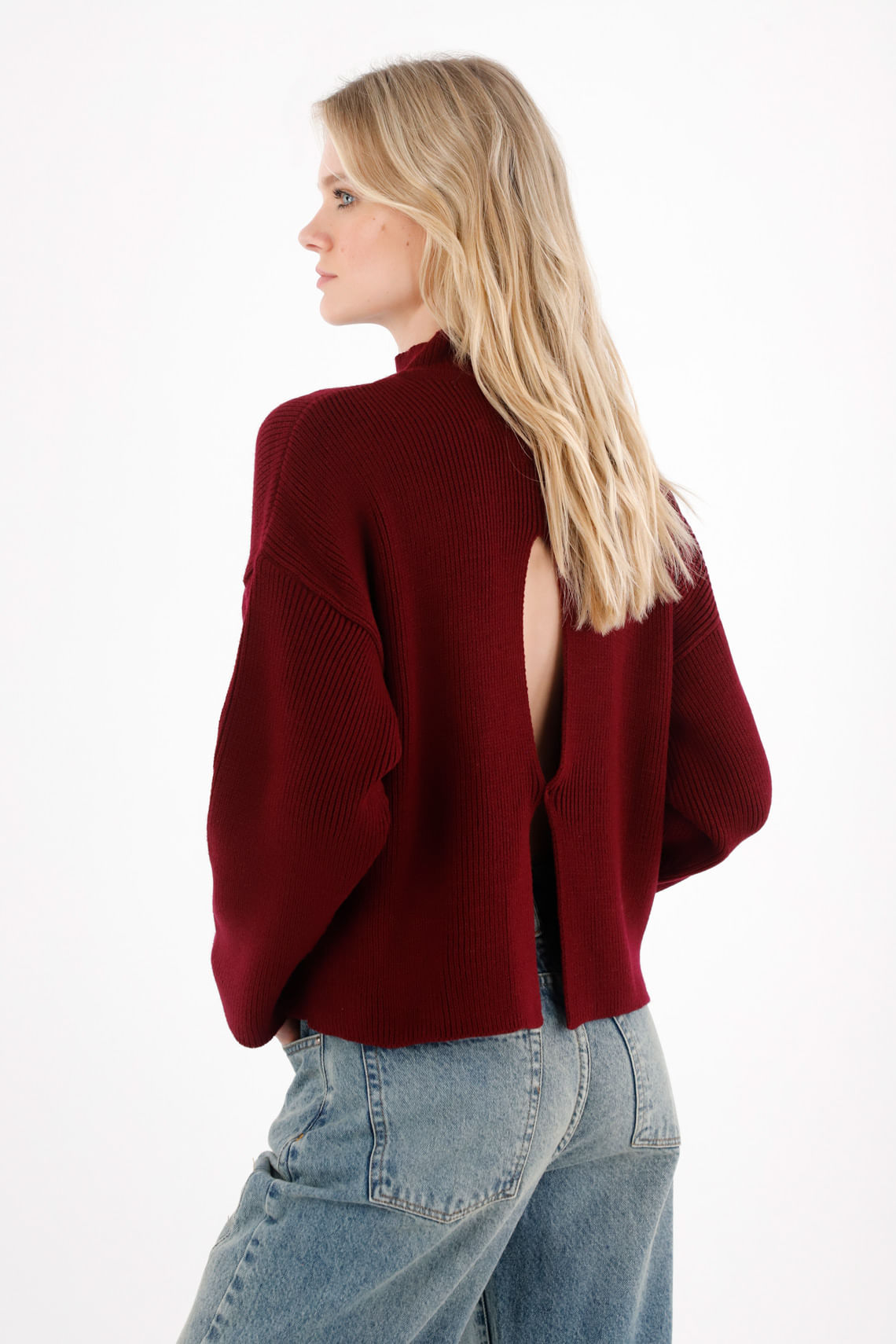 Buzo tejido de cuello alto rojo para mujer