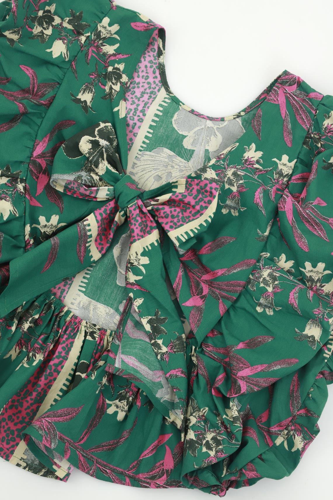 Camisa verde con mangas englobadas para niña