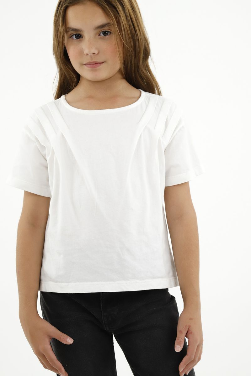 Camiseta con prenses en hombro para niña