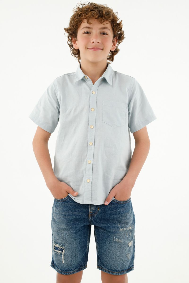 Camisa azul de botones para niño