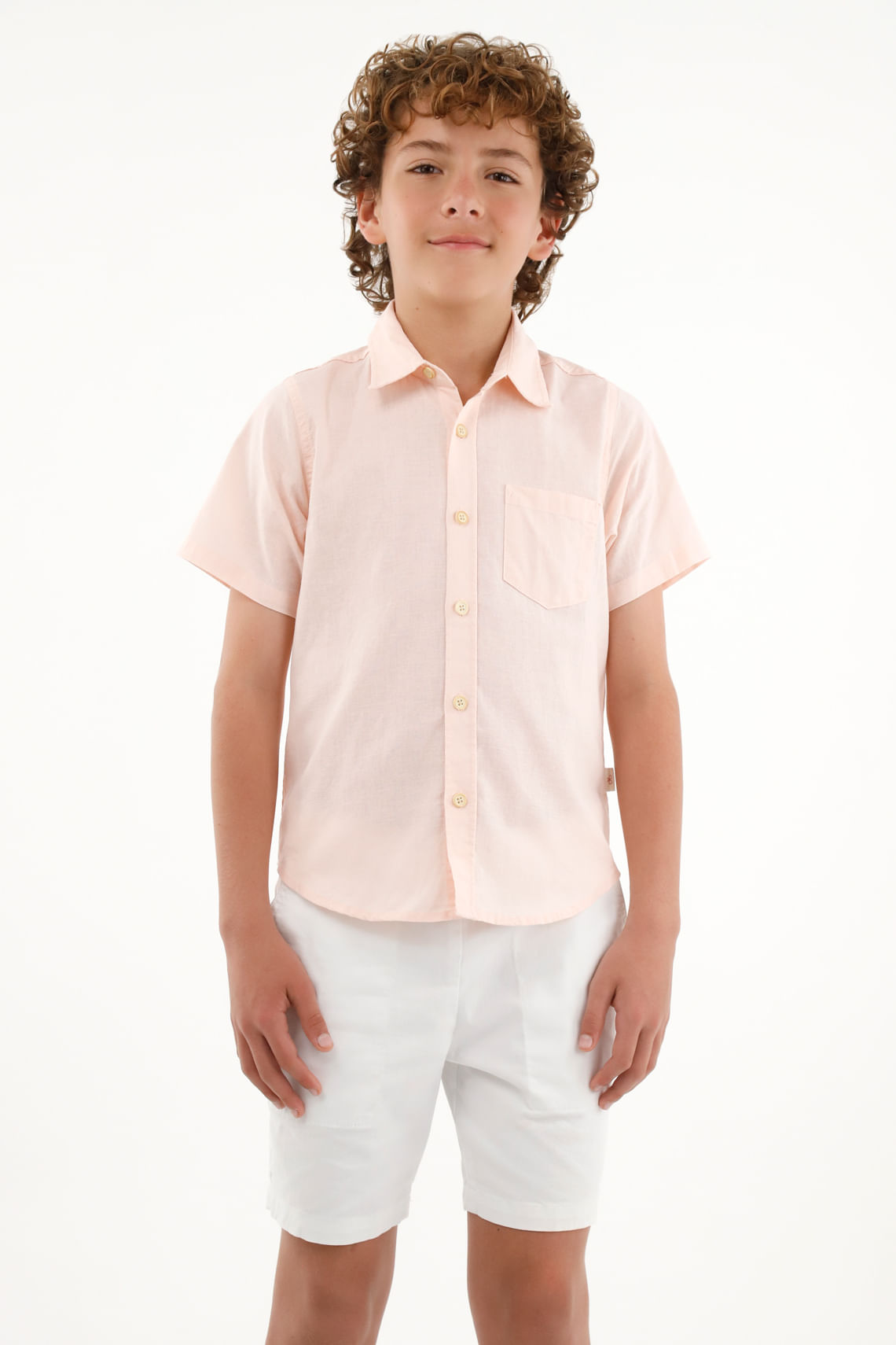 Camisa rosada de botones para niño