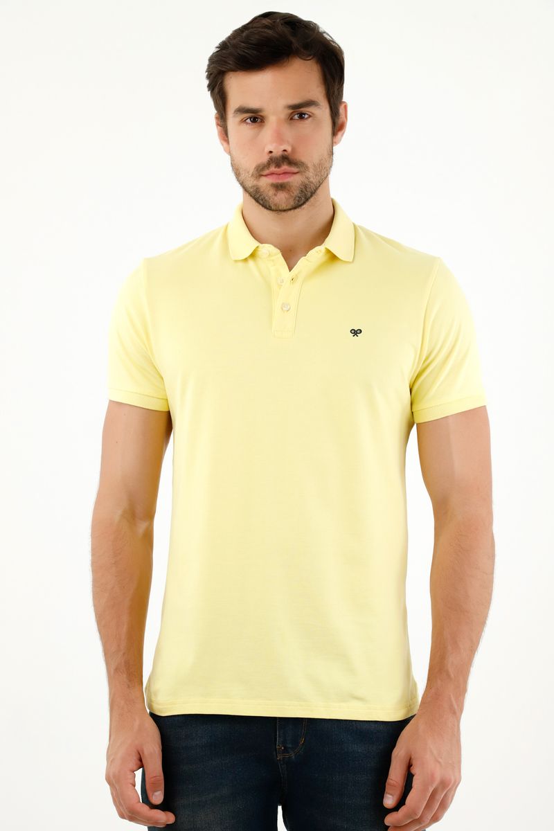 Polo amarilla con raqueta en malla para hombre