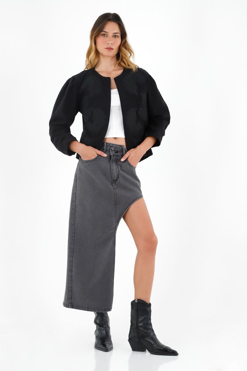 Chaqueta negra con apliques bordados para mujer