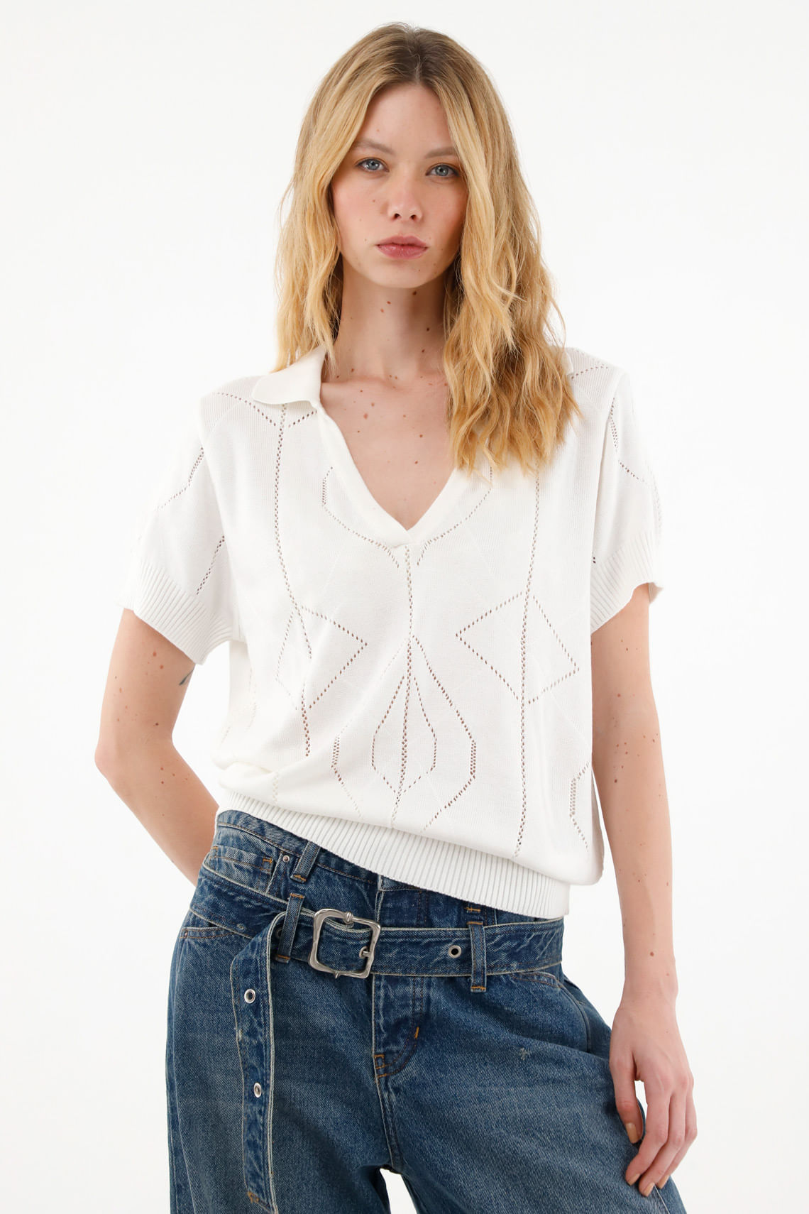 Camisa tejida crudo con escote en V para mujer